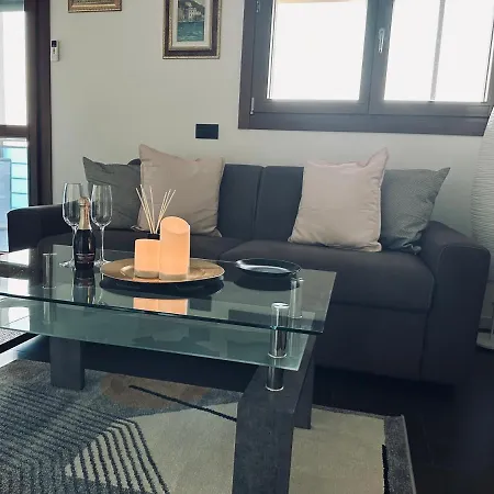 Sweet Rho Fiera Apartment *